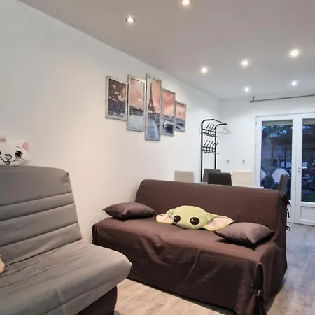 Studio Mezzanine Avec Accompagnement Au Parc Disneyland Inclus Esbly Exterior photo